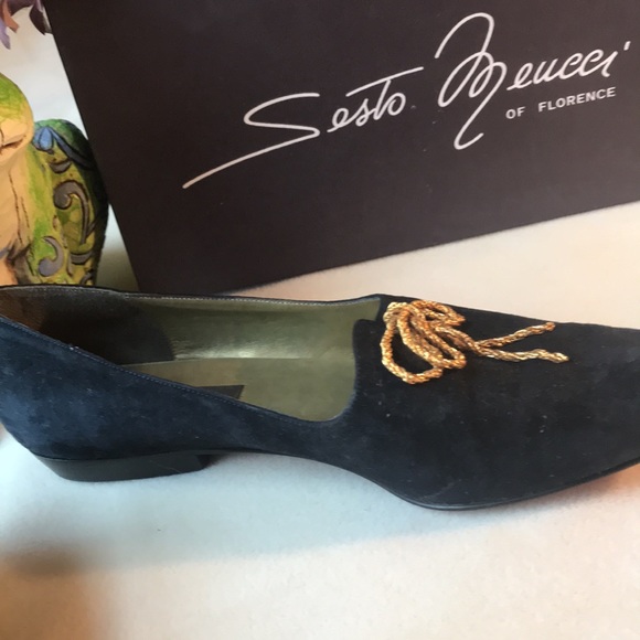 Vintage & Classic & Made in Italy!!! Navy Flats! 10 - Picture 3 of 9